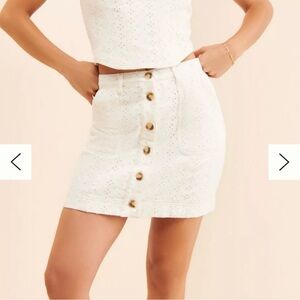 Anthropologie MINKPINK Saskia Eyelet Mini White Button-Front Skirt
